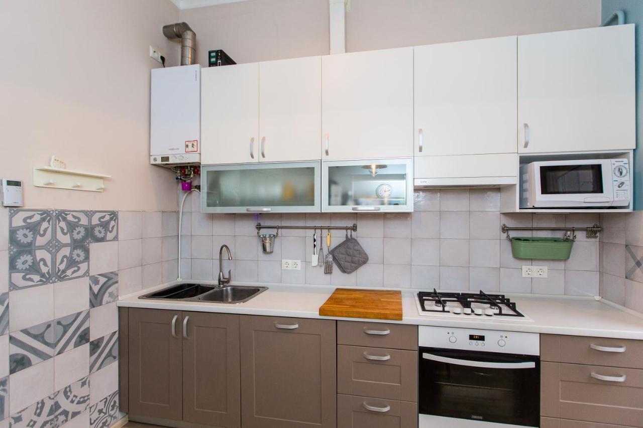 Light And Spacious Apartment On Gazova Str Lviv Exterior foto