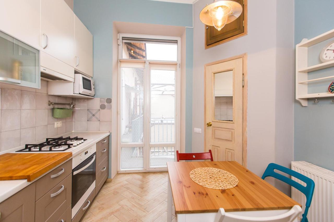 Light And Spacious Apartment On Gazova Str Lviv Exterior foto
